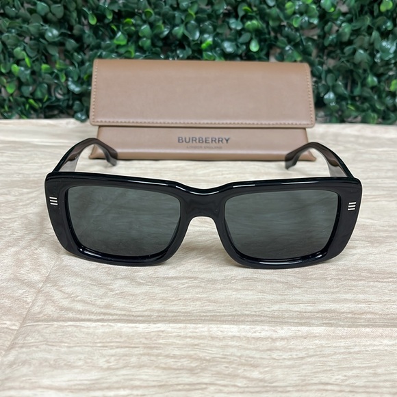BURBERRY JARVIS SUNGLASSES BLACK - Picture 1 of 4